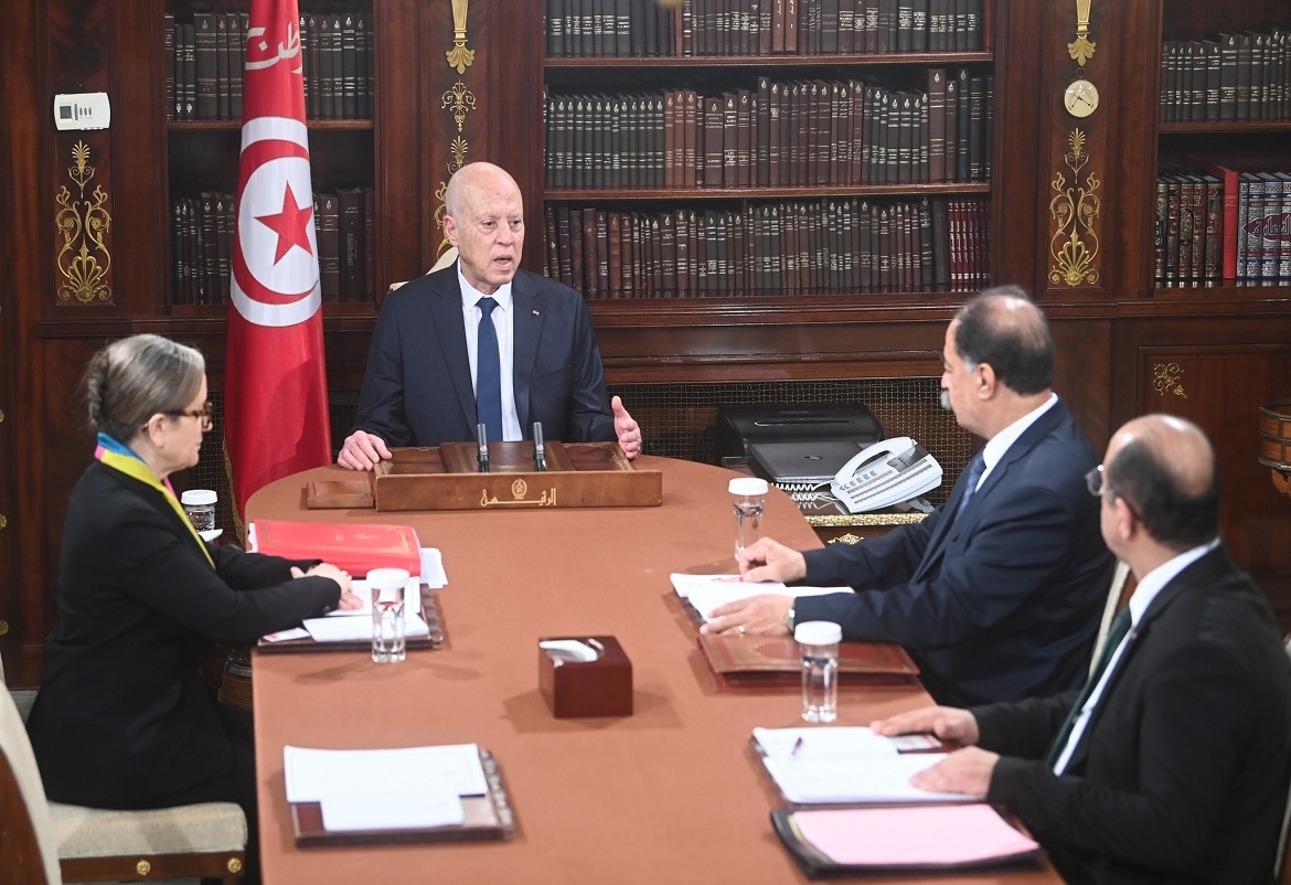 قيس سعيّد ينظر في الأسباب المتعلقة بالتأخر الحاصل في عملية توزيع عدد كبير من المساكن الاجتماعية